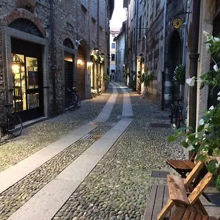 Antica Corte, Bilocale Nel Centro Storico Di Apartment